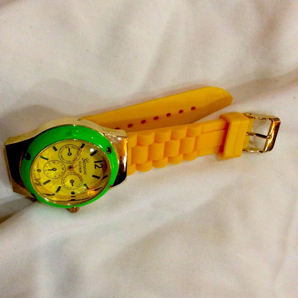 Geneva Platinum gold green 1 1/2”rubber band watch